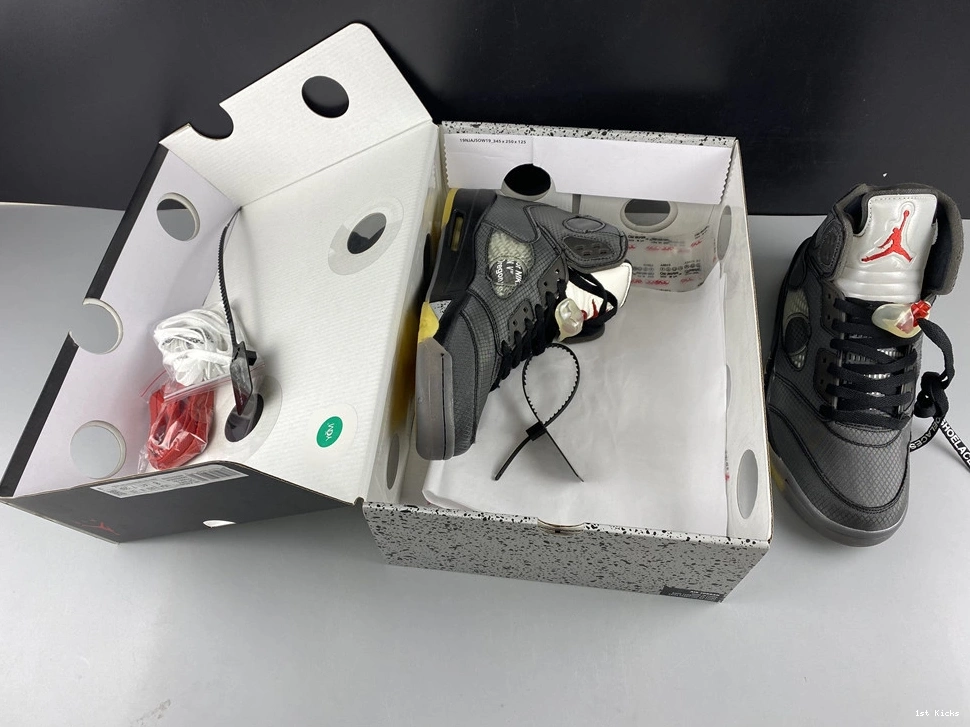 Jordan CT8480-001 Black  Retro 5 OWT 0217